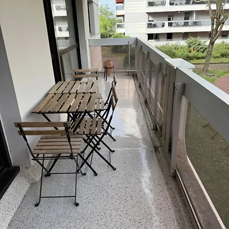 Апартаменты Ravissant T3 Avec Terrasse A 100m Du Tram D Ле-Буска